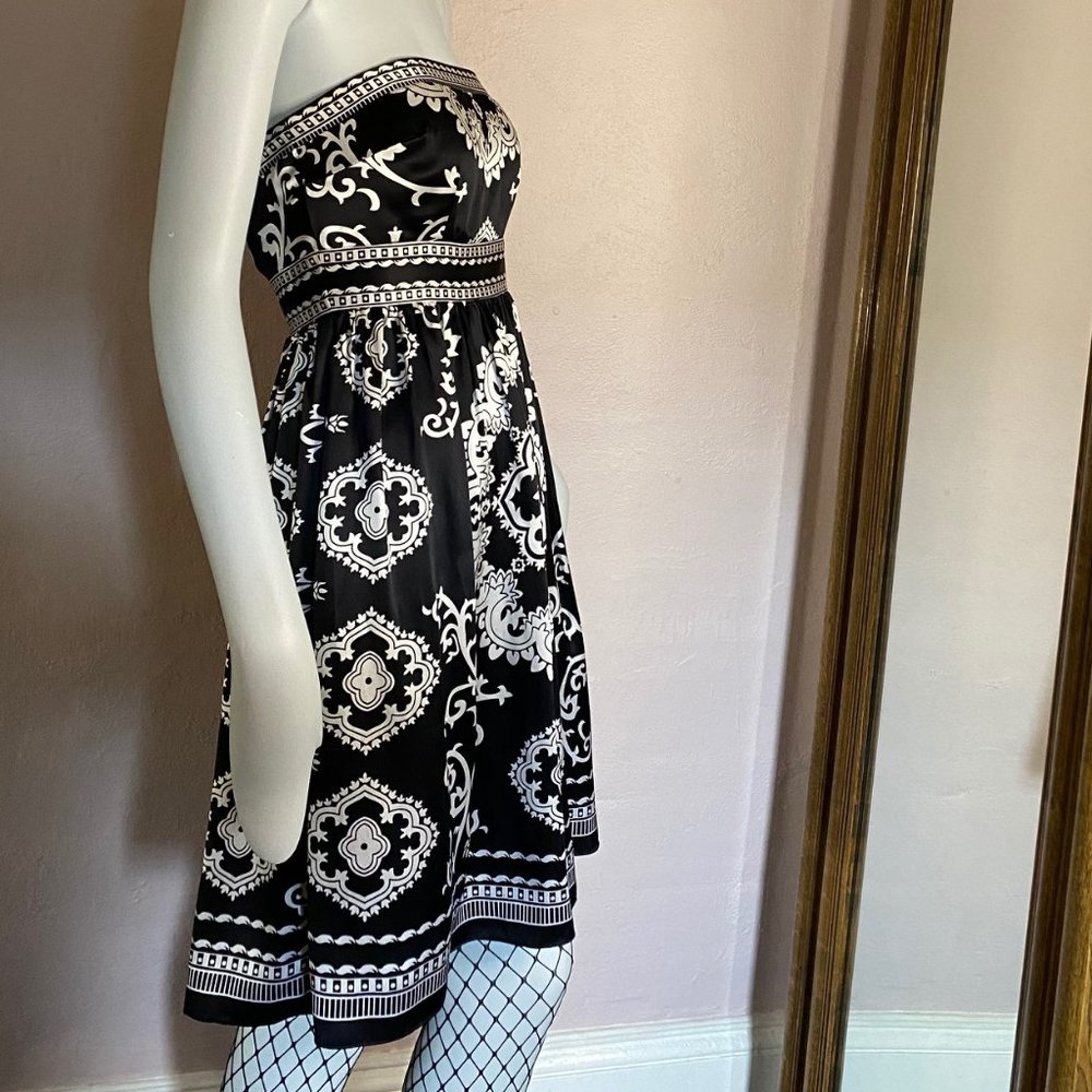 STRAPLESS black & white print SILK DRESS SIZE 2